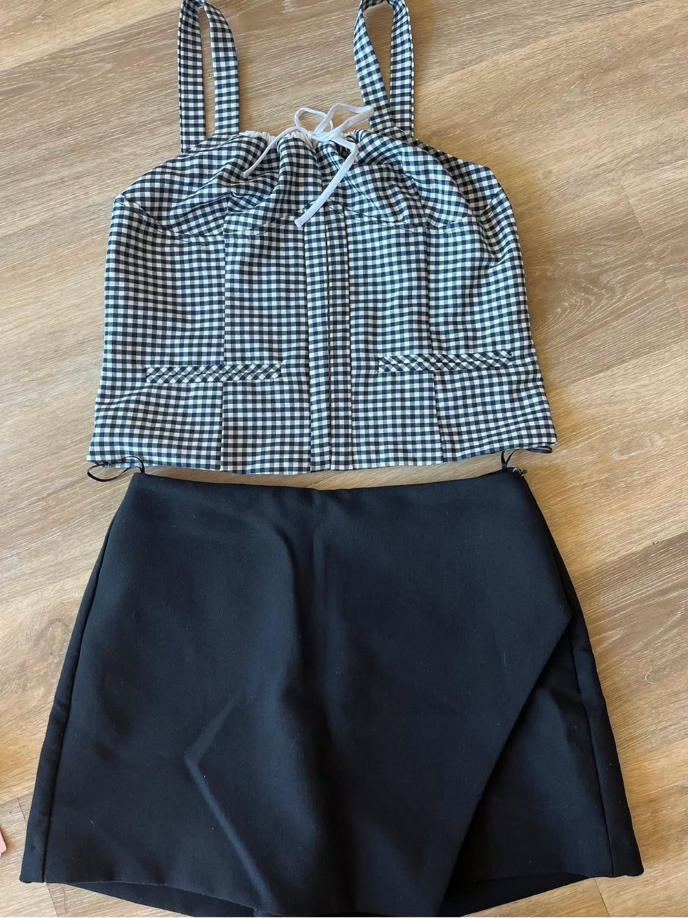 Ardene Black & White Gingham Tie-Front Crop Top